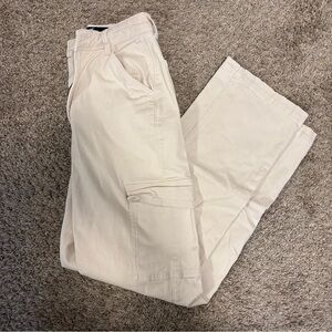 Hollister Cargos